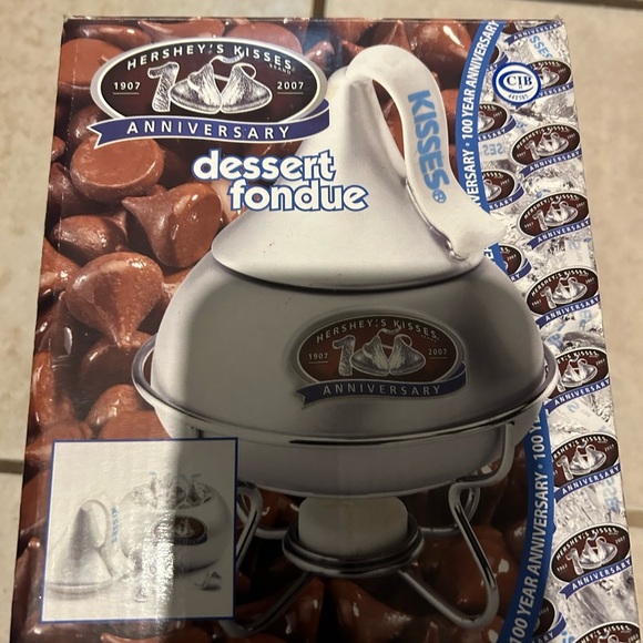 Hershey's Kisses - 100 Anniversary Dessert Fondue Chocolate Set - 2007 - Picture 2 of 4